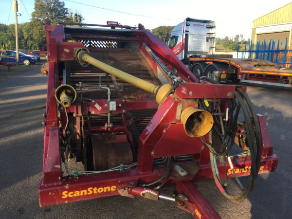 USED WD17-3 SCANSTONE WINDROWER